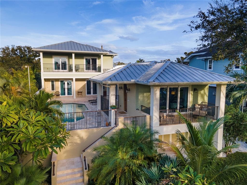310 SUNSET DRIVE S