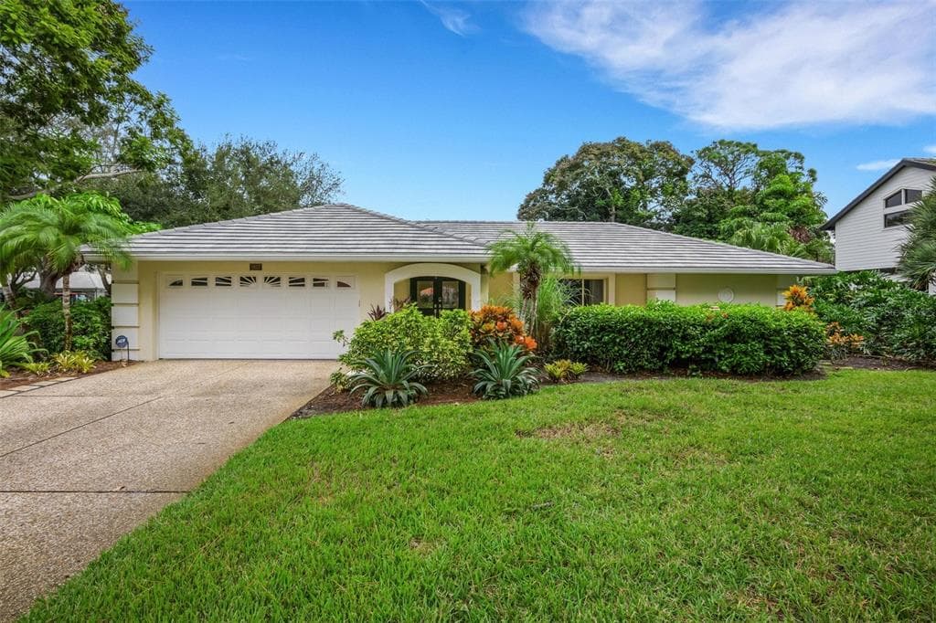 1637 PINE HARRIER CIRCLE SARASOTA, FL 34231