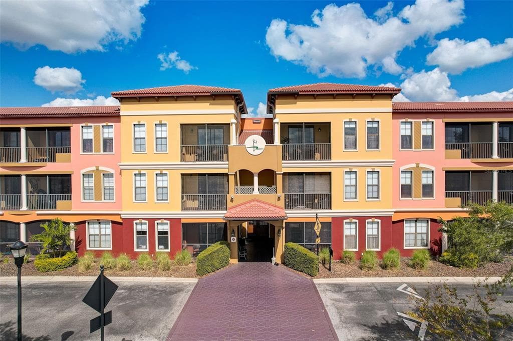 13941 CLUBHOUSE DRIVE UNIT 215 TAMPA, FL 33618