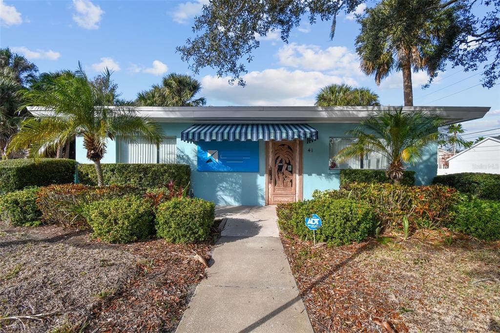 41  N RING AVE TARPON SPRINGS, FL 34689