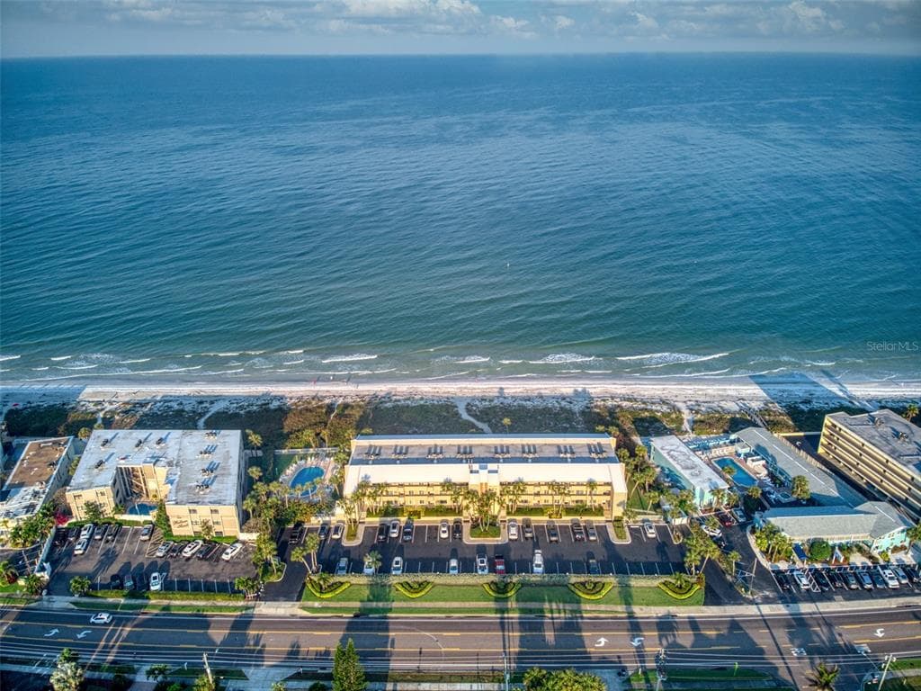 3400 GULF BOULEVARD UNIT 203 BELLEAIR BEACH, FL 33786