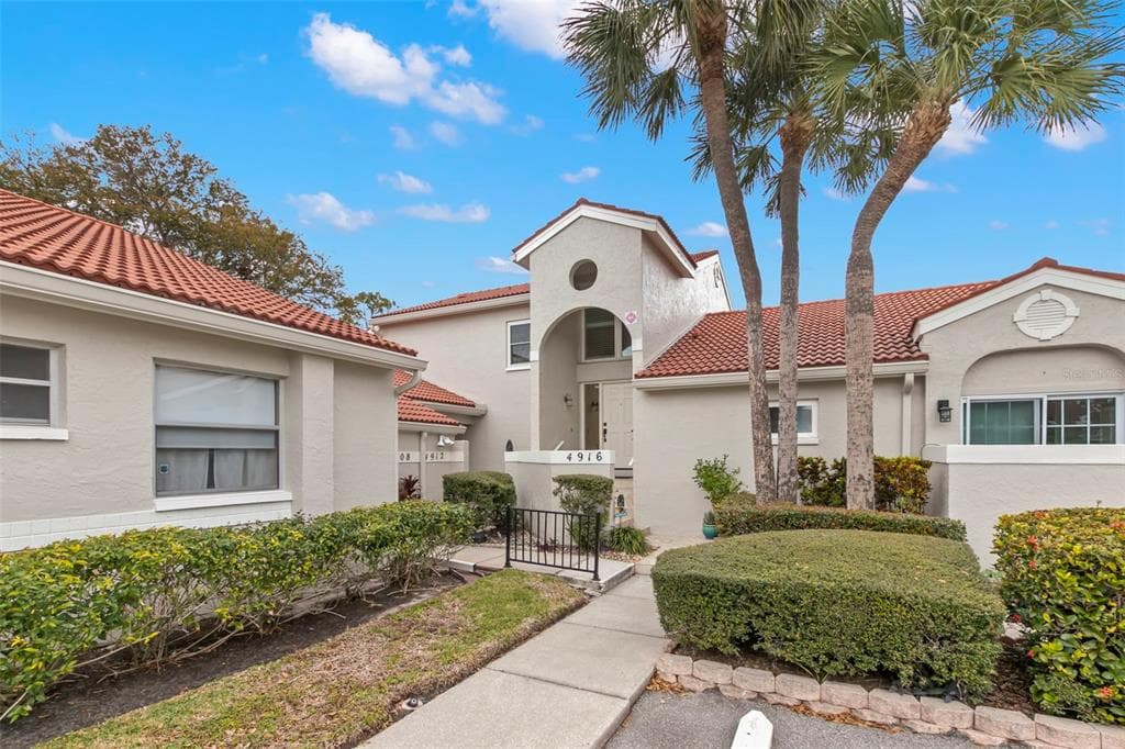 4916 MILANO COURT NE ST PETERSBURG, FL 33703