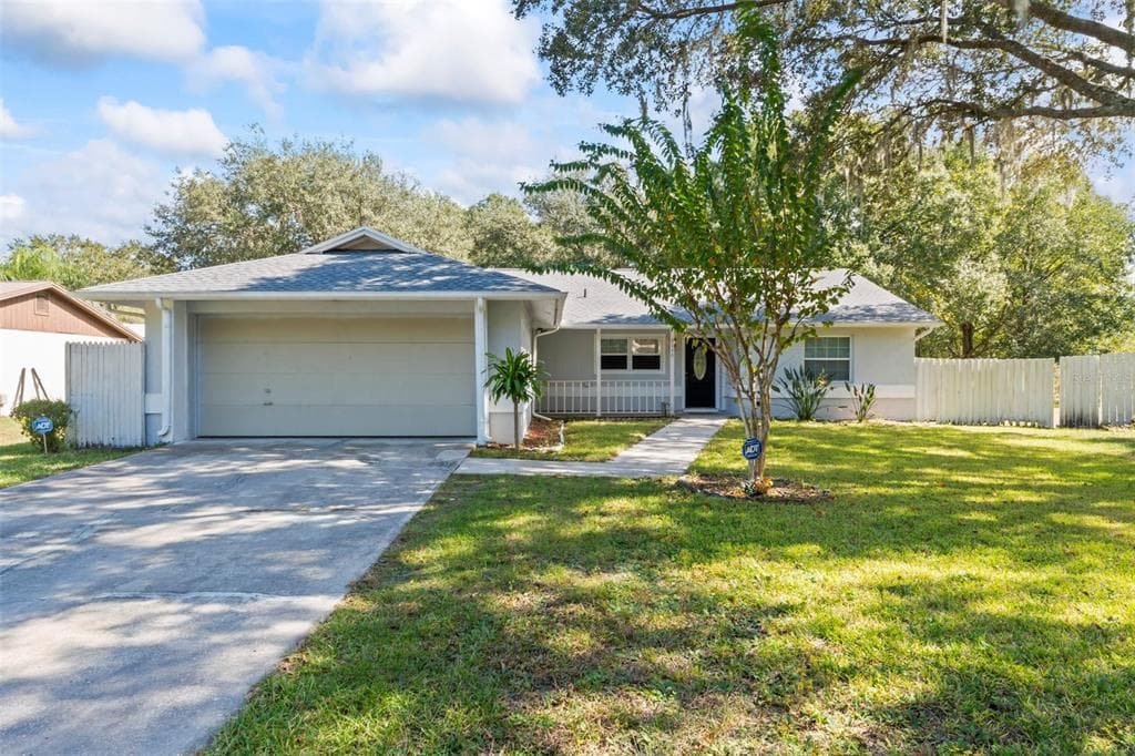 2046 LINDA LANE LUTZ, FL 33558