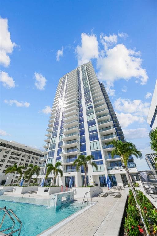 301 1ST STREET S UNIT 1502 ST PETERSBURG, FL 33701