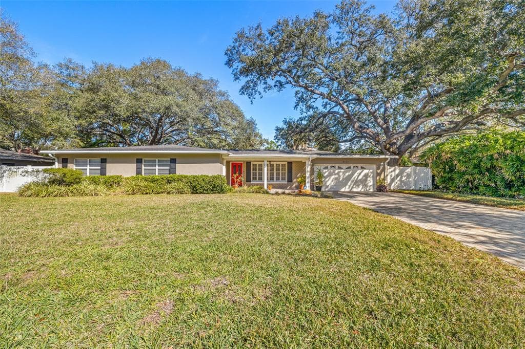 4631 W LONGFELLOW AVENUE TAMPA, FL 33629