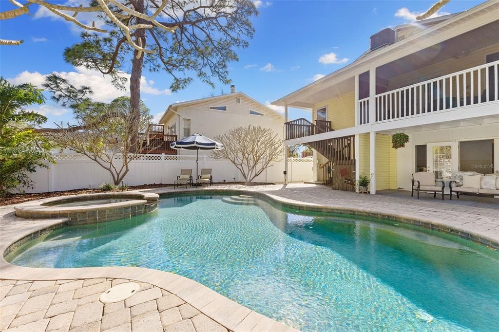 400 TENNESSEE AVENUE NE ST PETERSBURG, FL 33702