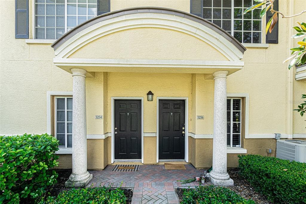 5256 W KENNEDY BOULEVARD UNIT 1 TAMPA, FL 33609