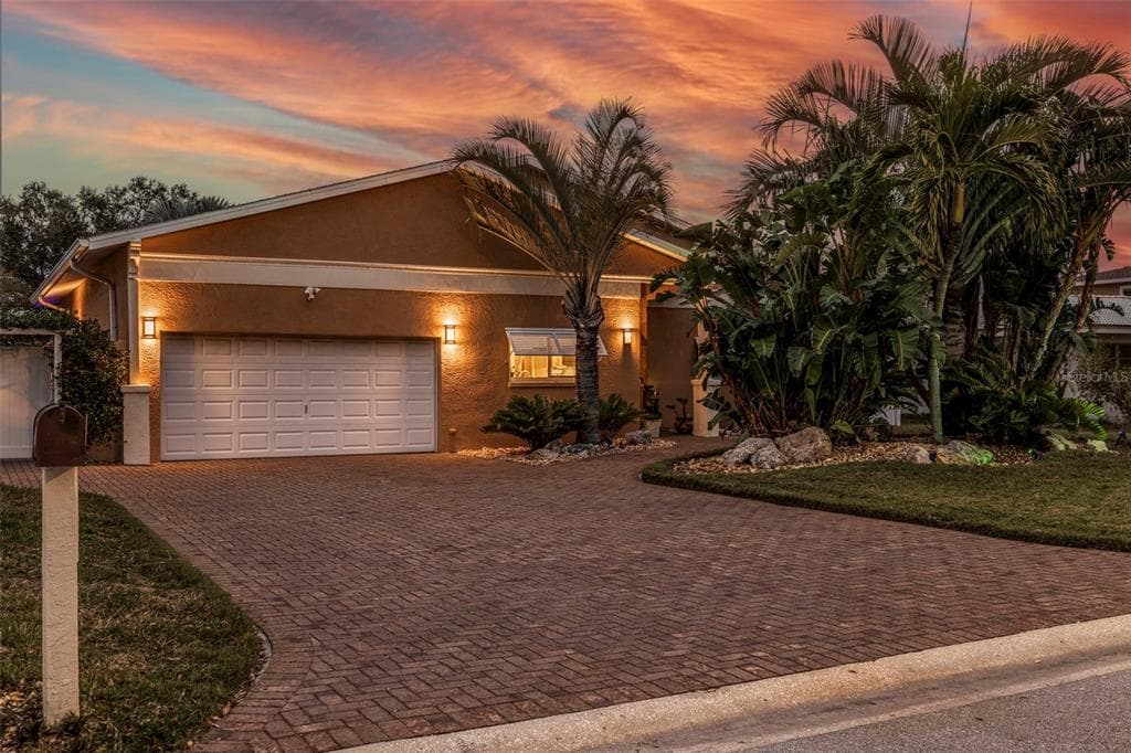 10206 3RD STREET E TREASURE ISLAND, FL 33706