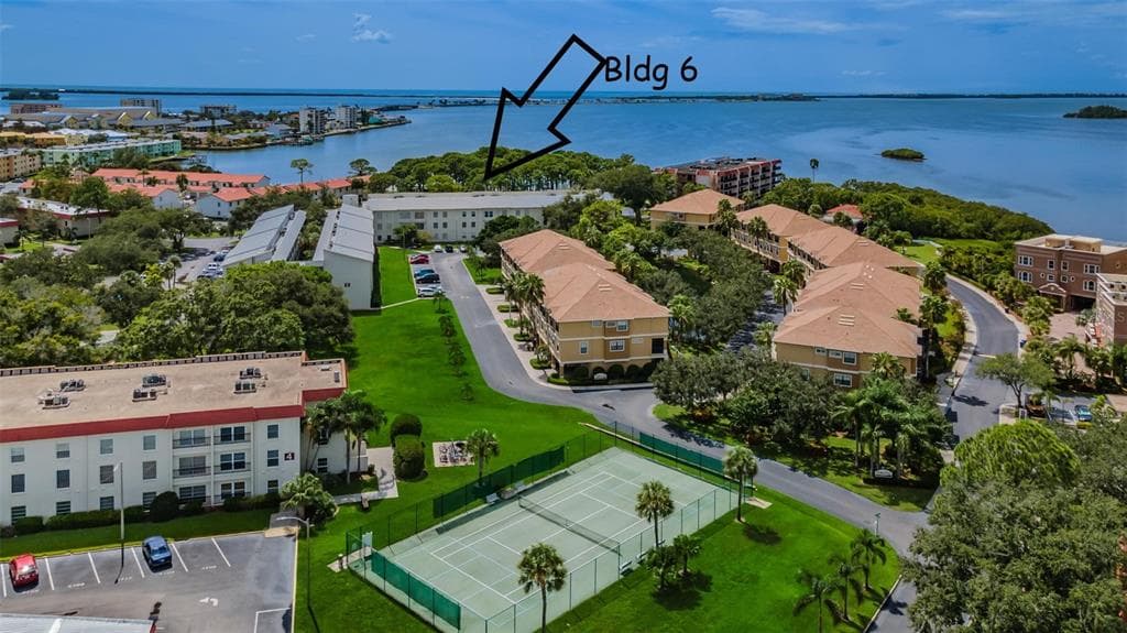2700 BAYSHORE BOULEVARD UNIT 6300 DUNEDIN, FL 34698