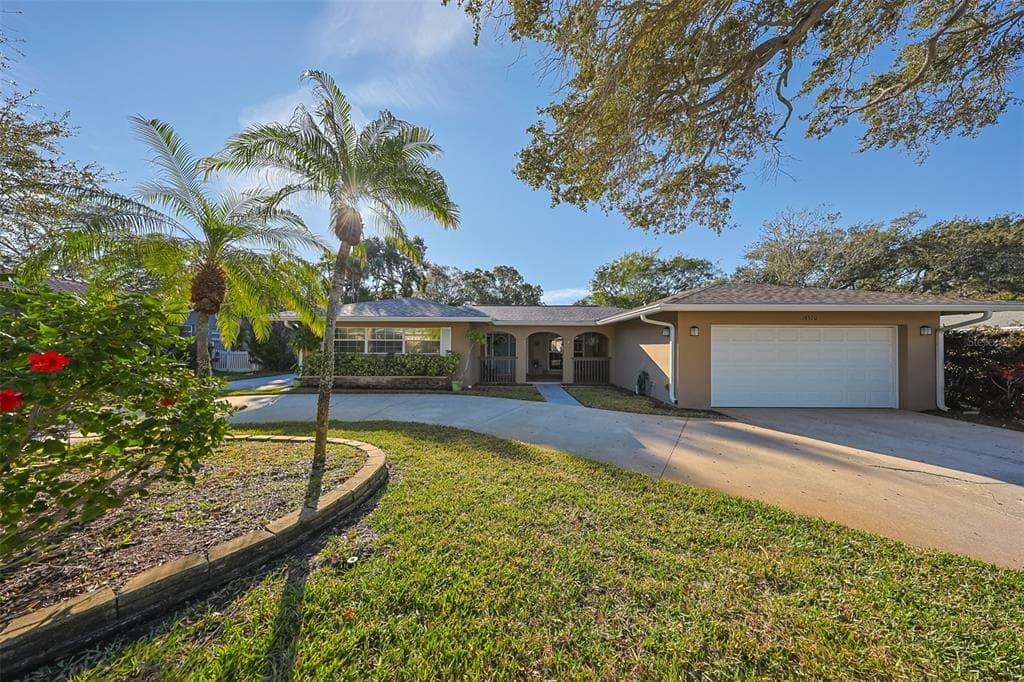 14510 TANGLEWOOD DRIVE N LARGO, FL 33774