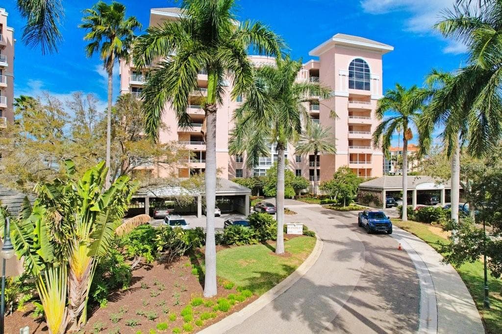 4991 BACOPA LANE S UNIT 101 ST PETERSBURG, FL 33715