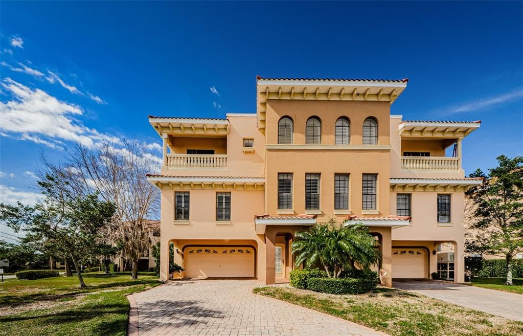 1500 EMBER LANE TARPON SPRINGS, FL 34689
