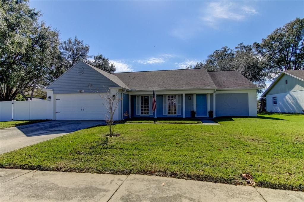 16211 COUNTRY CROSSING DRIVE
