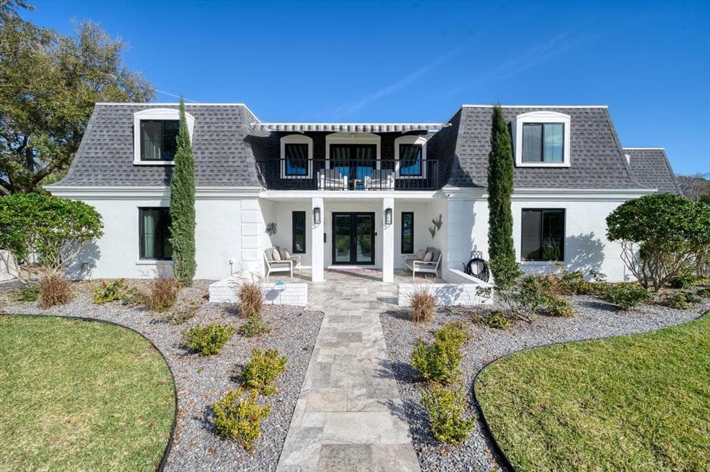 618 SUNSET DRIVE S