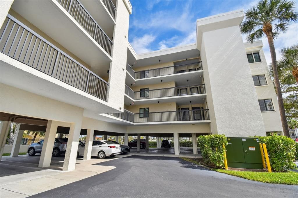3200 GULF BOULEVARD UNIT 108 ST PETE BEACH, FL 33706