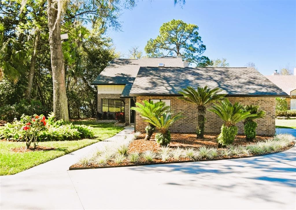 300 KACHUBA COURT ALTAMONTE SPRINGS, FL 32701