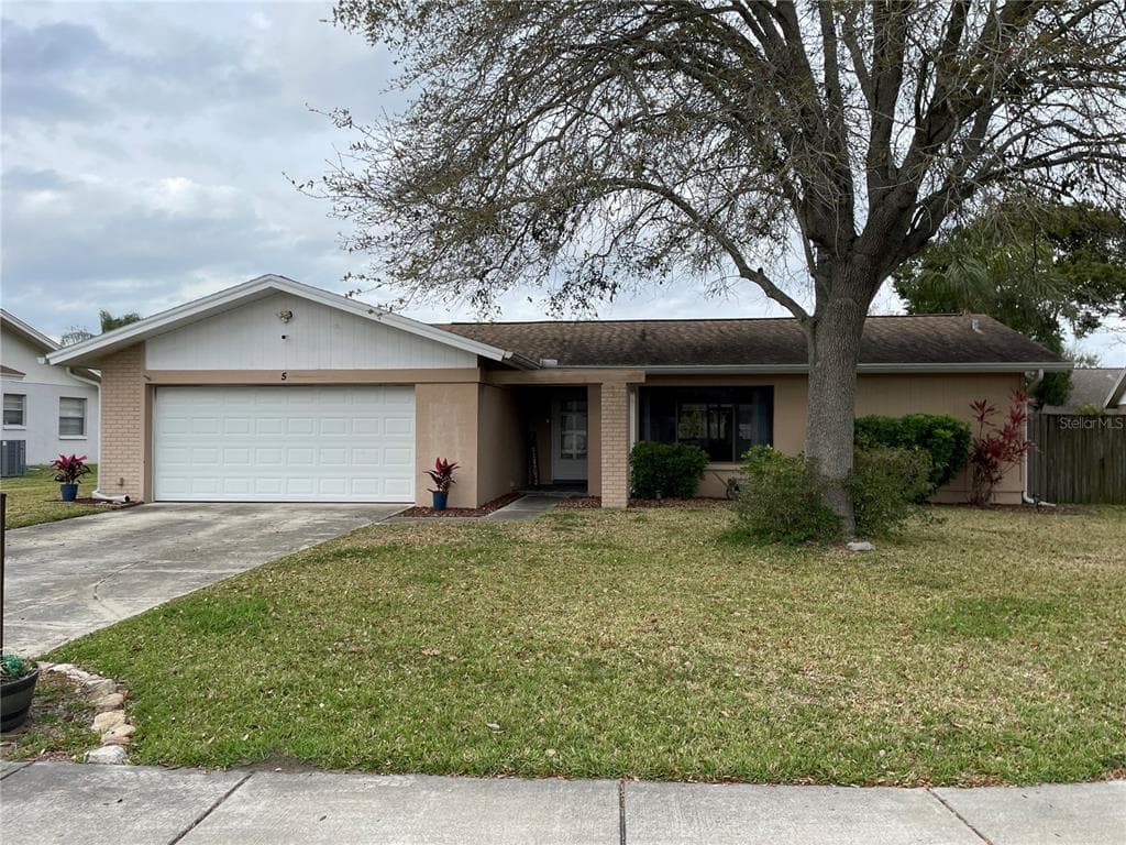 5 PINTAIL PLACE
