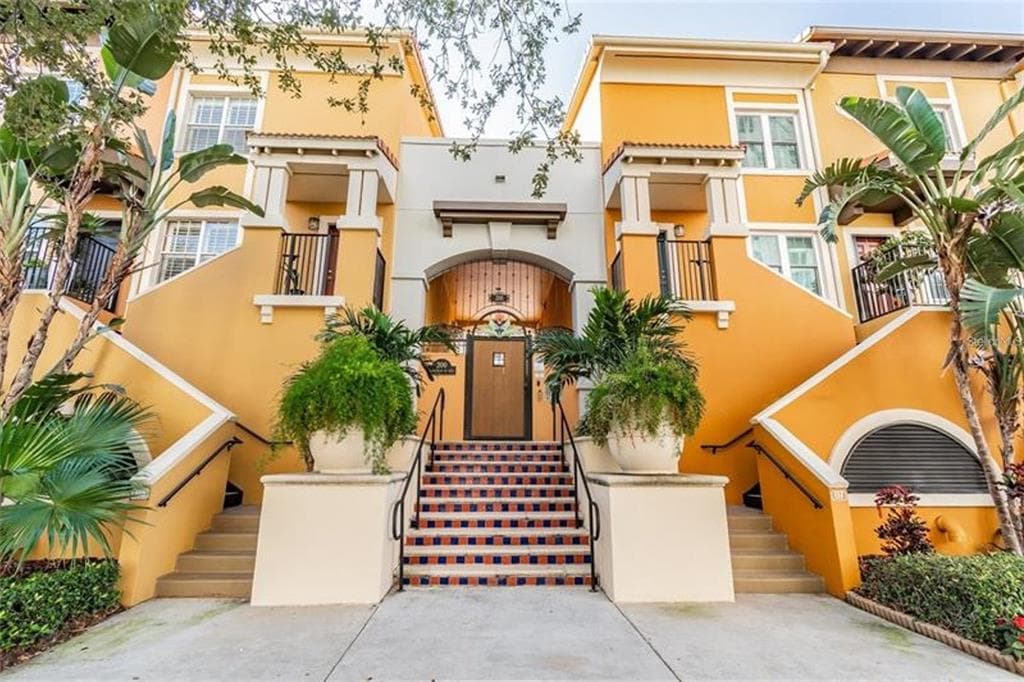 100 4TH AVENUE S UNIT 220 ST PETERSBURG, FL 33701