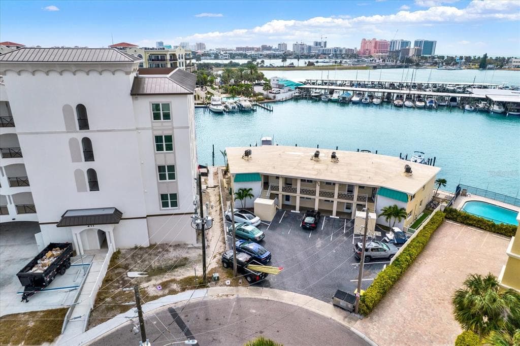 205 DOLPHIN POINT UNIT 3 CLEARWATER, FL 33767