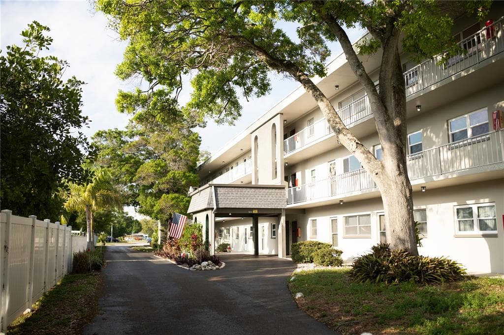 5890 38TH AVENUE N UNIT 211
