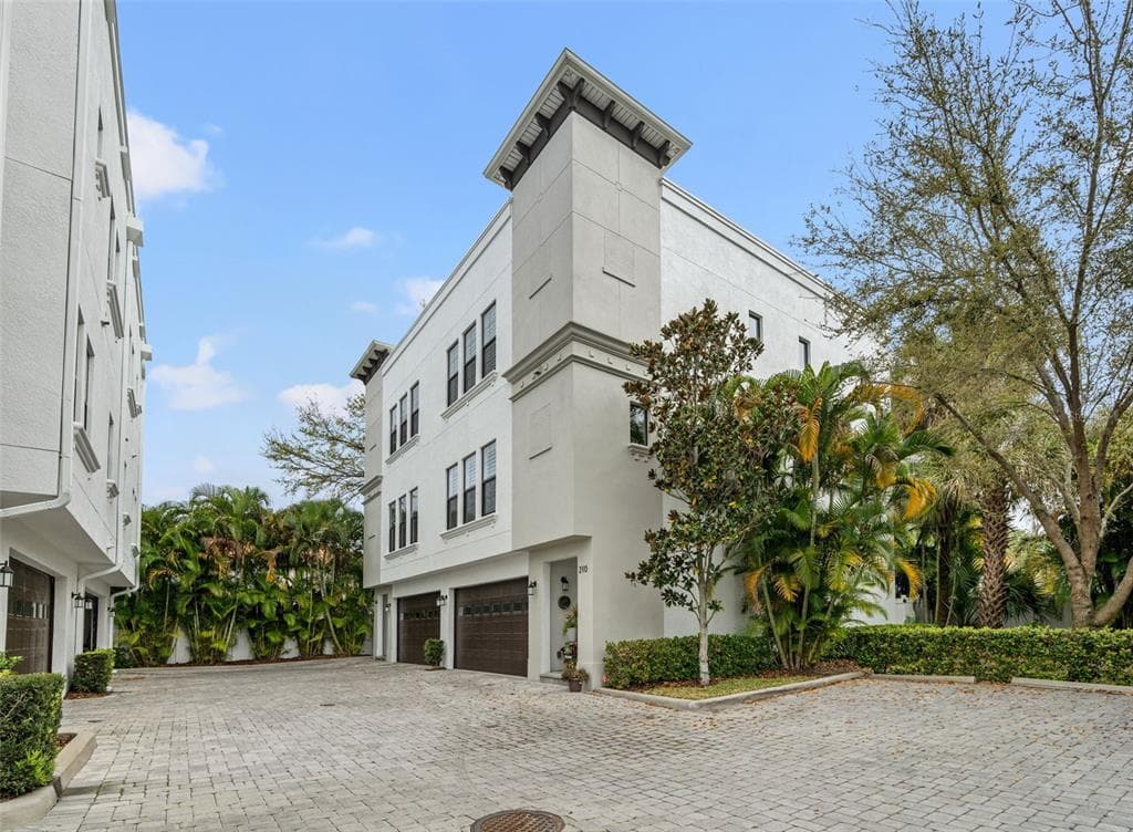 208 S AUDUBON AVENUE TAMPA, FL 33609