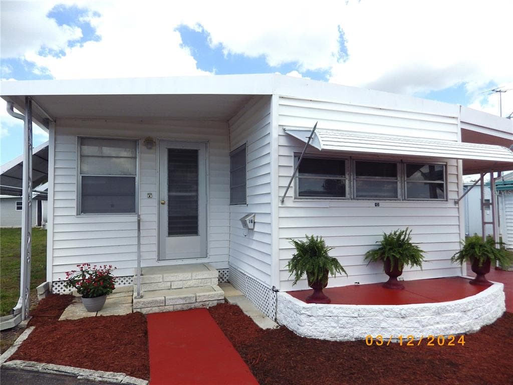 1915 SEMINOLE BOULEVARD UNIT 12