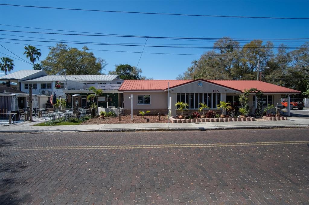 125 5TH AVENUE N SAFETY HARBOR, FL 34695
