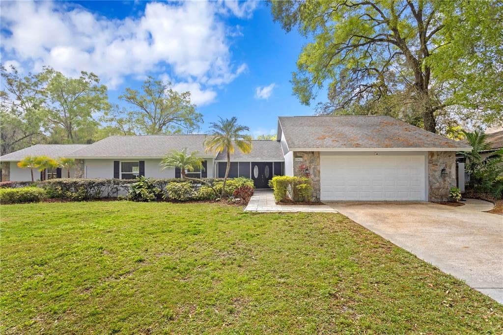 10427 OAKBROOK DRIVE TAMPA, FL 33618