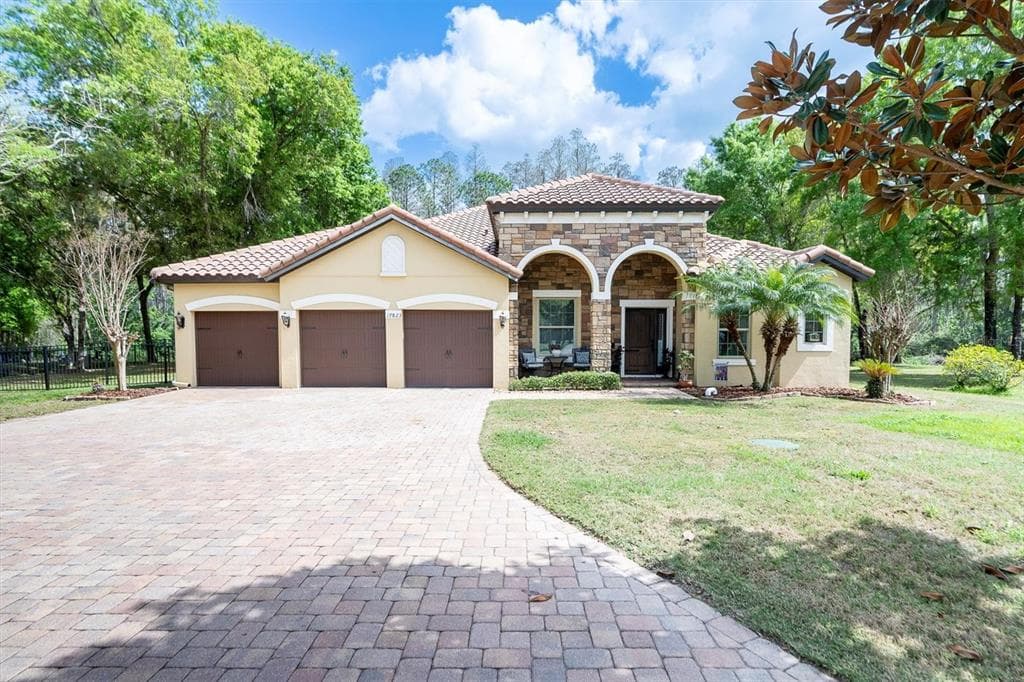 17823 CRYSTAL PRESERVE DRIVE LUTZ, FL 33548