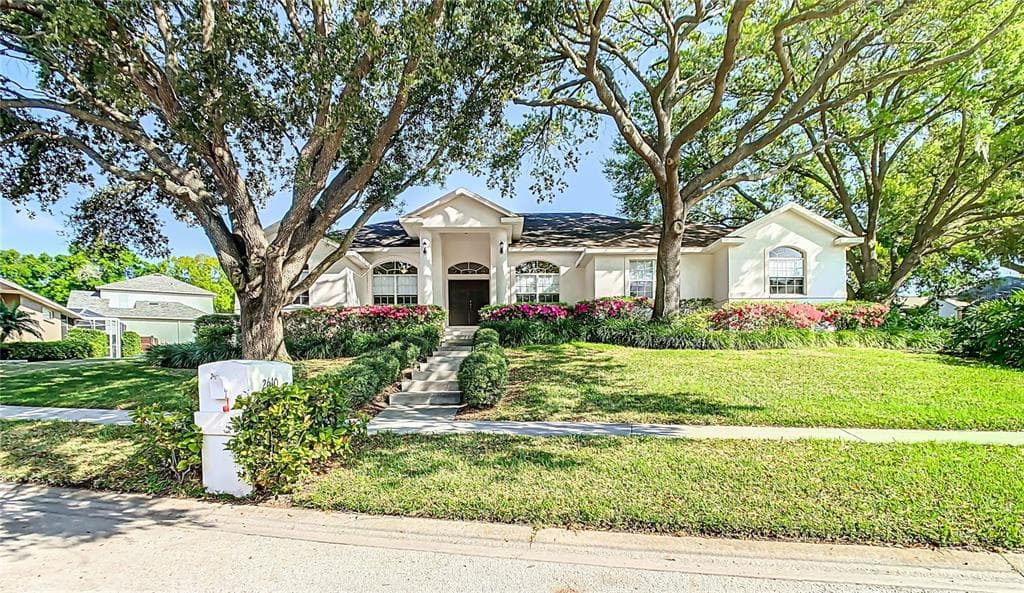 2610 HOLLINGTON OAKS PLACE BRANDON, FL 33511