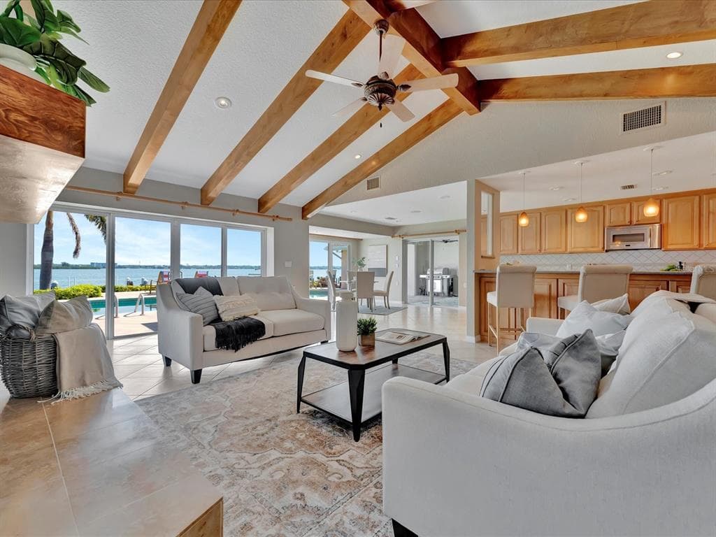 679 HARBOR ISLAND CLEARWATER, FL 33767