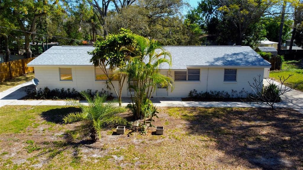4665 SUNNYDALE LANE ST PETERSBURG, FL 33709