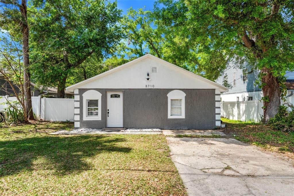 8710 N TANGERINE PLACE TAMPA, FL 33617
