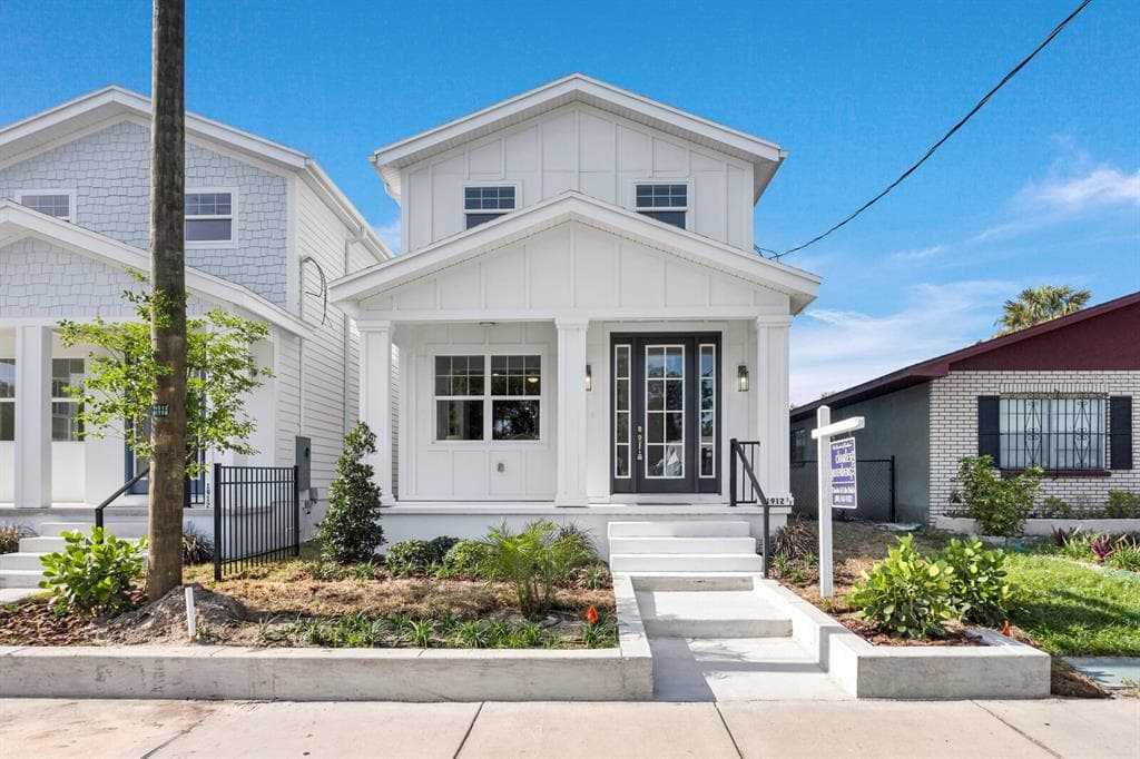 1912 1/2 W CHESTNUT STREET TAMPA, FL 33607