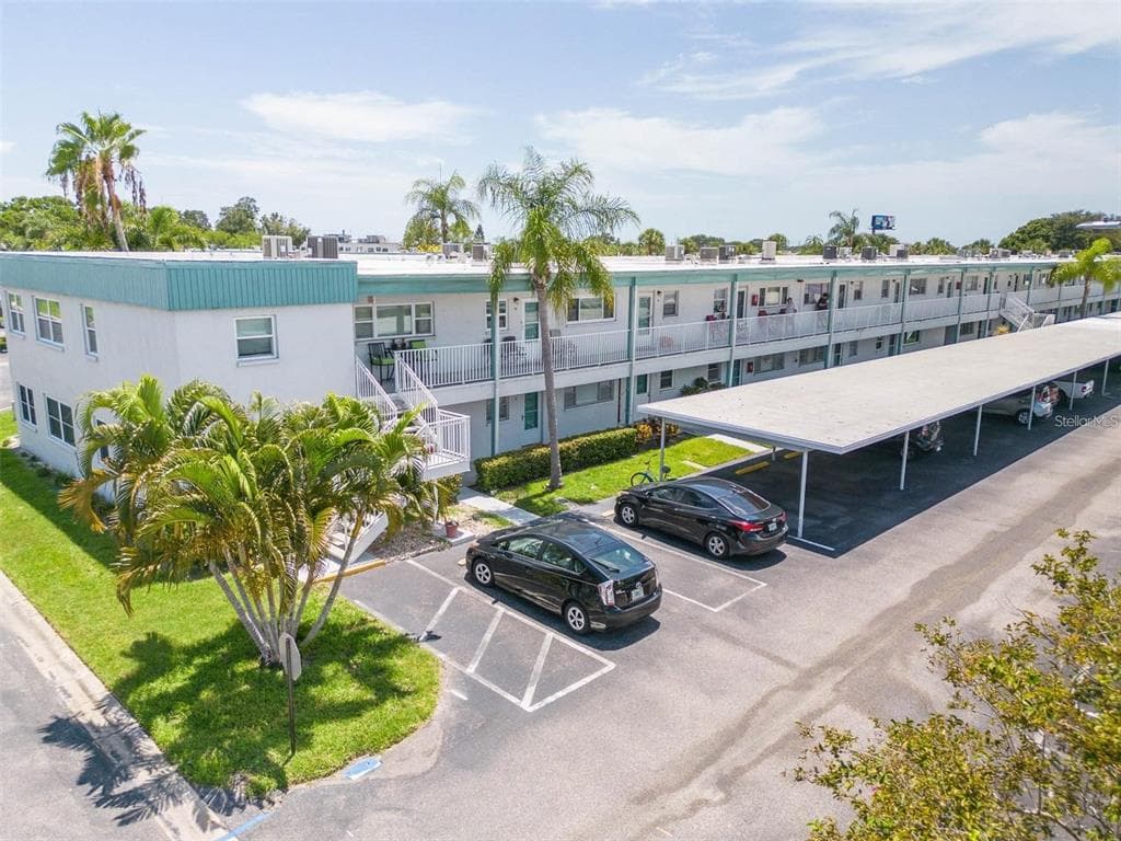 5286 81ST STREET N UNIT 19 ST PETERSBURG, FL 33709