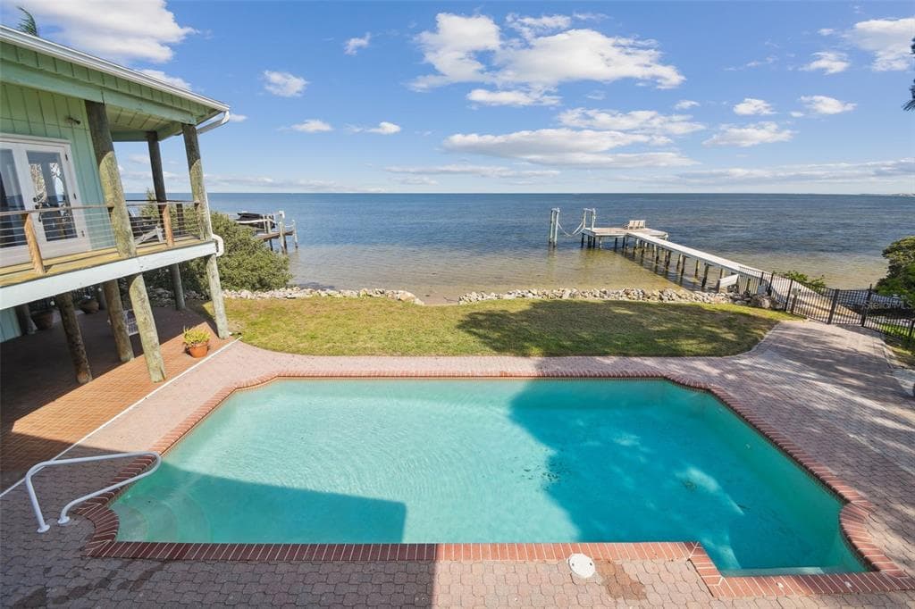 2035 GULFVIEW DRIVE HOLIDAY, FL 34691