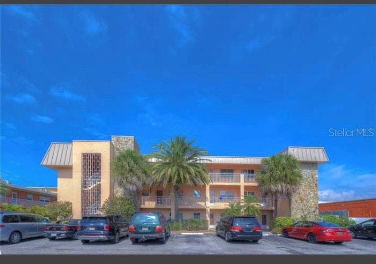 505 66TH AVENUE UNIT 5 ST PETE BEACH, FL 33706