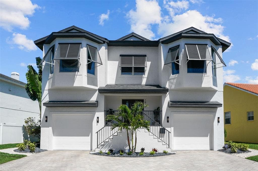 1871 BAYOU GRANDE BOULEVARD NE ST PETERSBURG, FL 33703