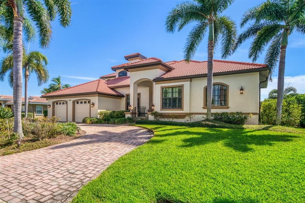 1948 KANSAS AVENUE NE ST PETERSBURG, FL 33703