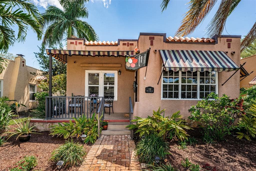 114 19TH AVENUE NE ST PETERSBURG, FL 33704