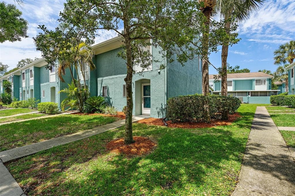 129 114TH AVENUE N UNIT 129 ST PETERSBURG, FL 33716