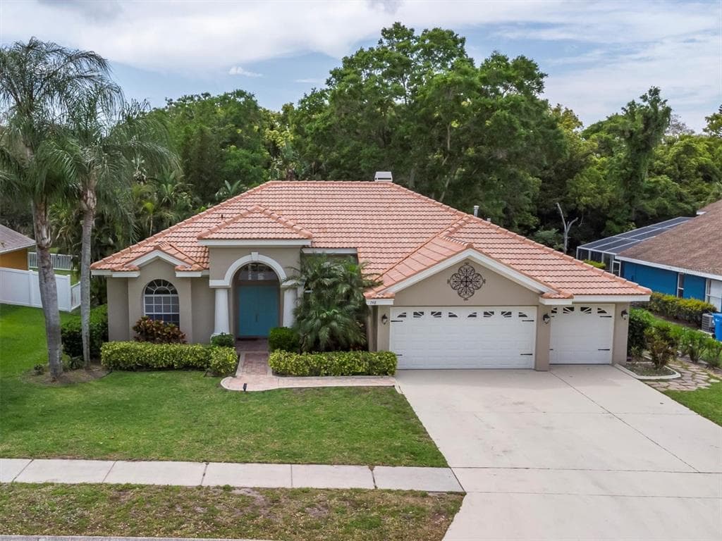 748 SUNFLOWER DRIVE