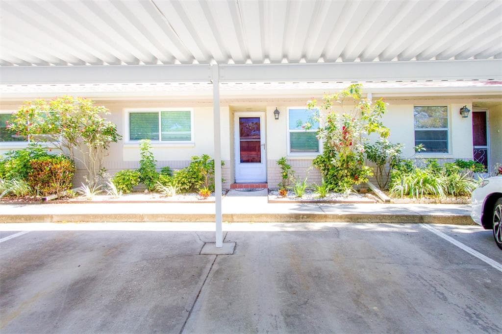 2460 NORTHSIDE DRIVE UNIT 305 CLEARWATER, FL 33761