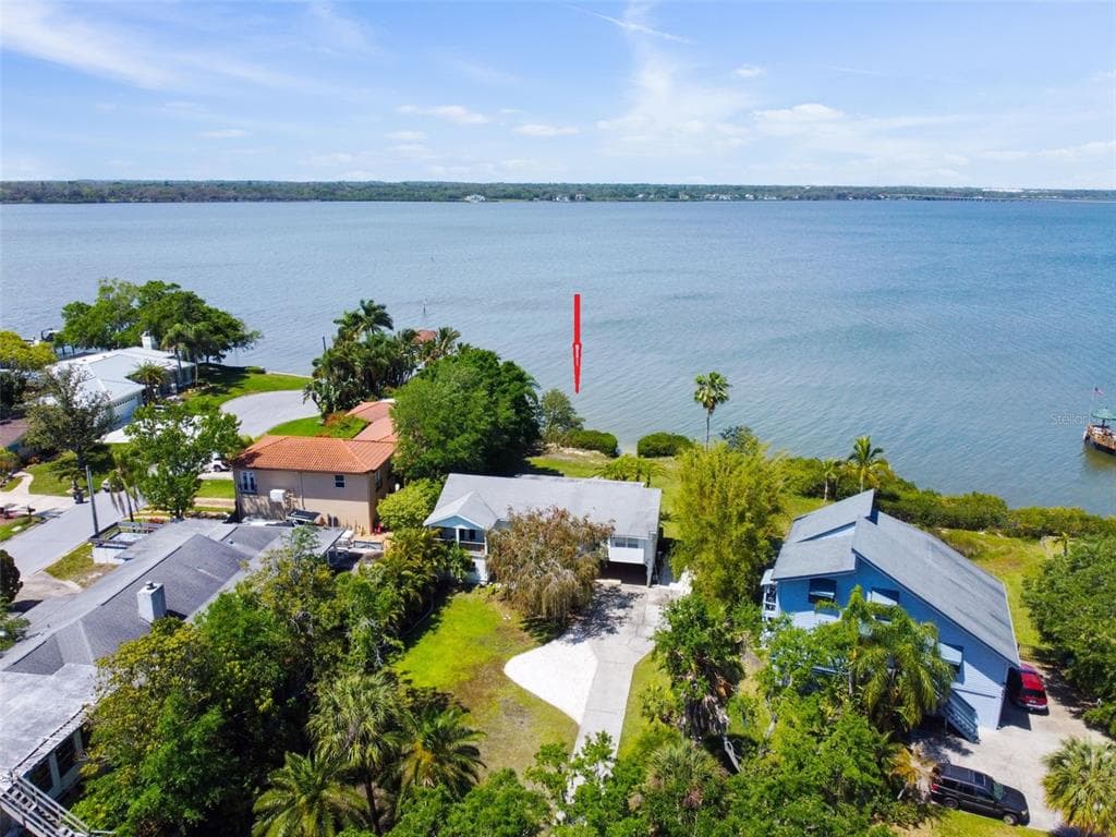614 SHORE DRIVE E OLDSMAR, FL 34677