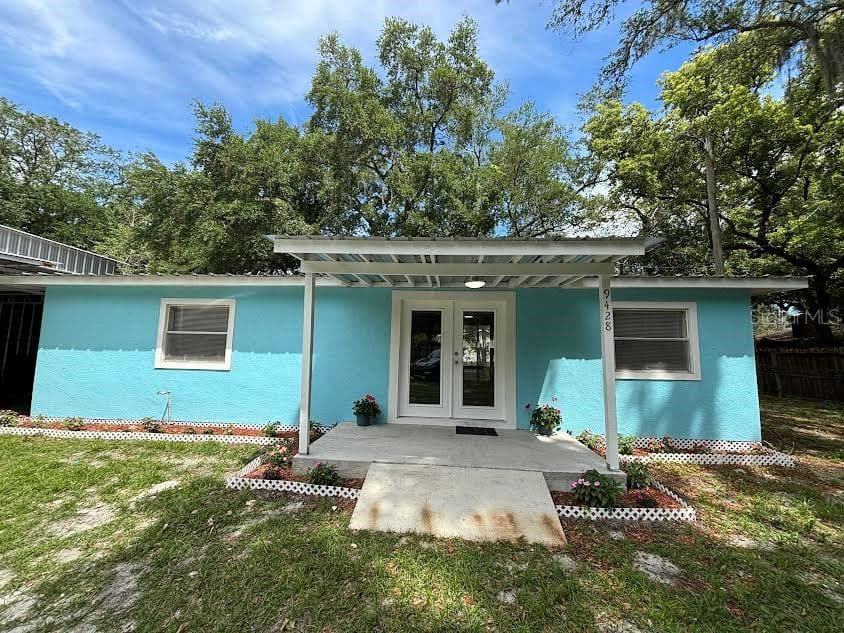 9428 SIX MILE CREEK ROAD TAMPA, FL 33610