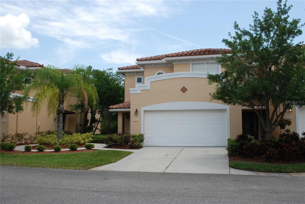 194 VALENCIA CIRCLE ST PETERSBURG, FL 33716
