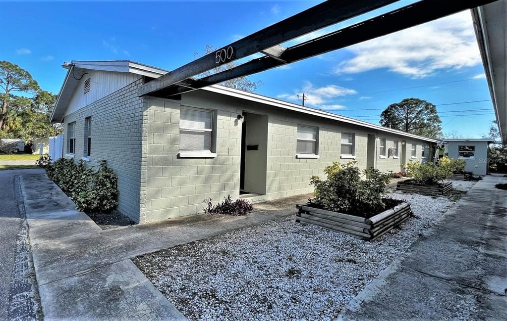 500 89TH AVENUE N UNIT 8 ST PETERSBURG, FL 33702