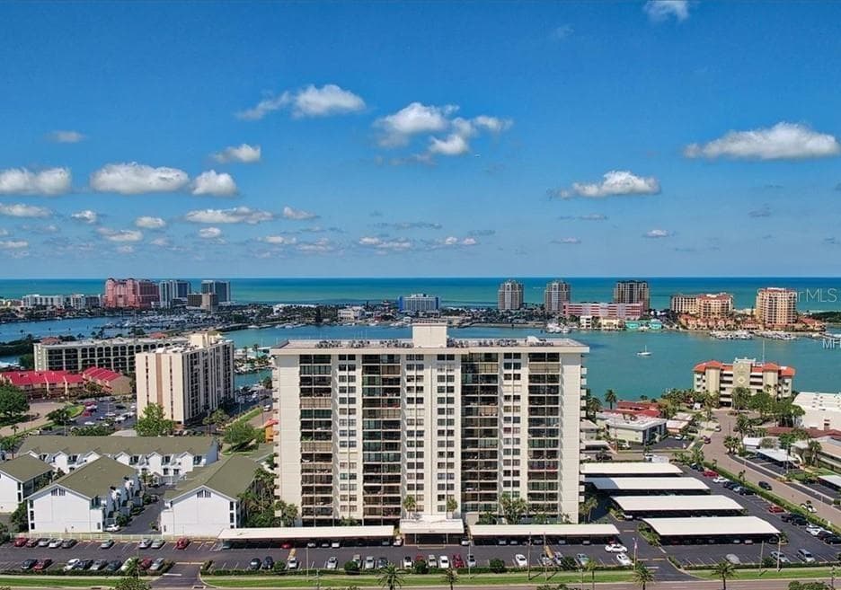 400 ISLAND WAY UNIT 512 CLEARWATER BEACH, FL 33767