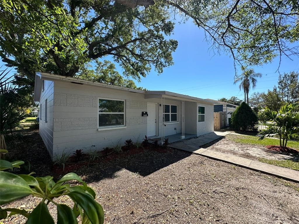 4350 1ST AVENUE S ST PETERSBURG, FL 33711
