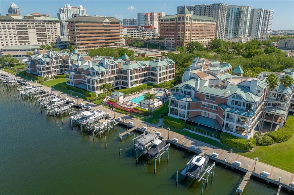 801 SEDDON COVE WAY TAMPA, FL 33602